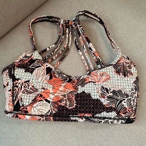 Lululemon printed sports bra size 4 coral, white & navy